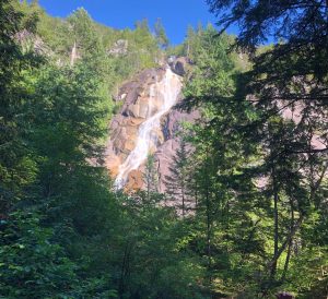 Shannon Falls Hike in Shannon Falls Provincial Park